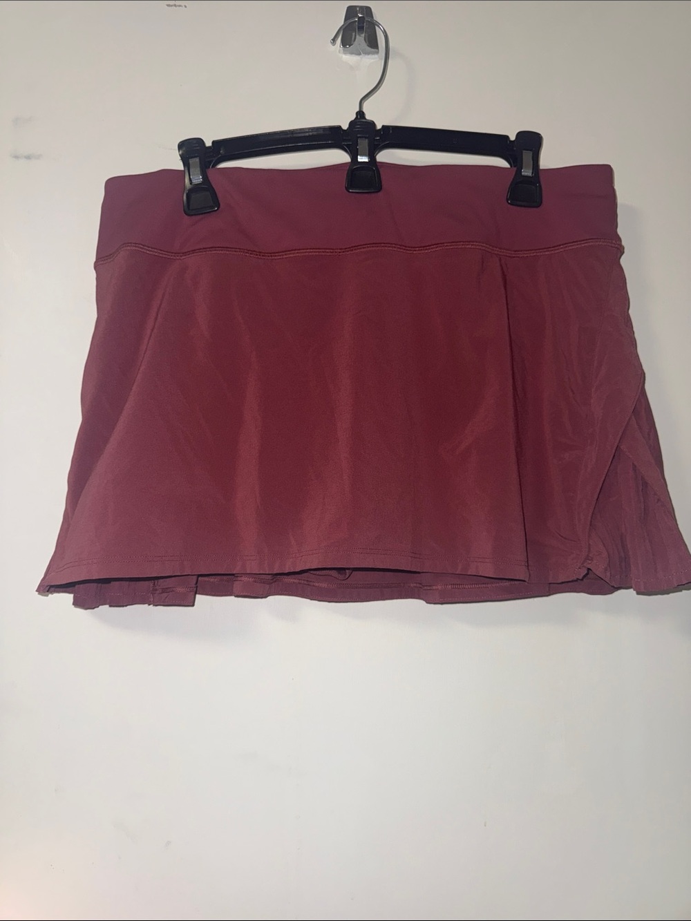 Lululemon Tennis/Pickleball Skirt, like new, size 10, burgundy color